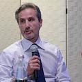 «Basta mortificare i giovani», l'appello di Caldoro. E sull'ordinanza di De Luca: «Non so a cosa possa servire»