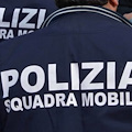 Salerno, arrestato spacciatore: la droga era nascosta sotto il tetto dell’auto