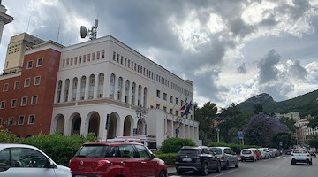 Salerno, stretta sui parcheggiatori abusivi: arresti e misure di prevenzione