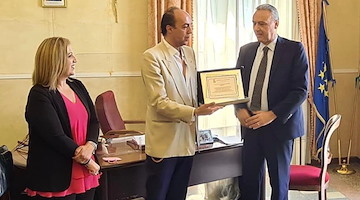 Scafati, dal Sindaco un tributo al noto stilista Francesco Scognamiglio per aver dato lustro alla città natia