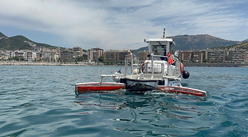 Spazzamare Salerno, meno rifiuti galleggianti grazie a drone e moto d’acqua: “Interventi più rapidi ed efficaci”