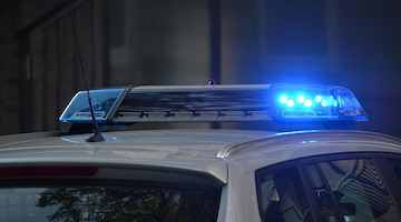 Violenza sessuale su una minorenne dopo il concerto a Salerno: arrestato un uomo