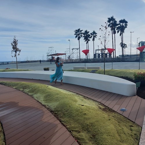 A Salerno inaugurata Piazza della Libertà: 28mila metri quadri per attività ed eventi sul mare. E De Luca si commuove…