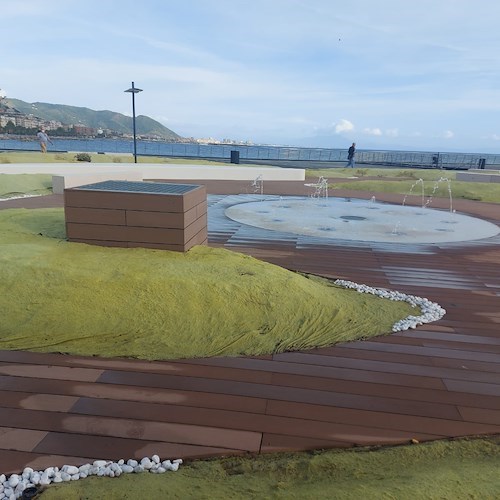 A Salerno inaugurata Piazza della Libertà: 28mila metri quadri per attività ed eventi sul mare. E De Luca si commuove…