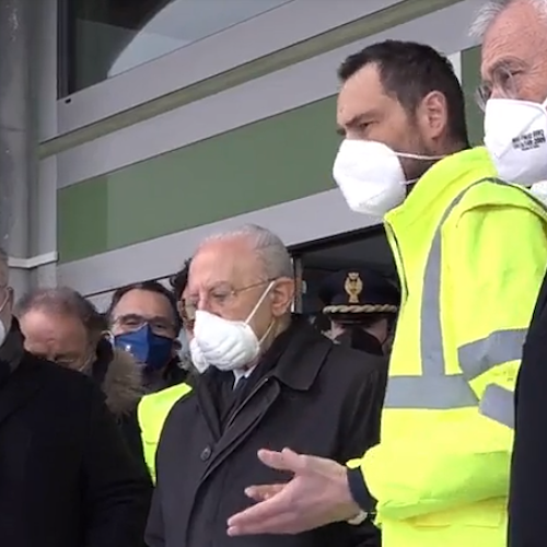 Aeroporto Salerno-Costa d'Amalfi, De Luca: «Obiettivo 6 milioni di viaggiatori». E su mascherine all'aperto: «Manteniamo l'obbligo»