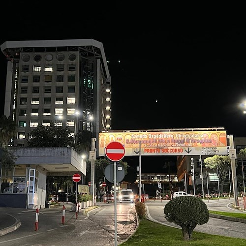 Al "Ruggi" di Salerno chirurghi di turno al Pronto Soccorso, Imma Vietri annuncia interrogazione a Ministro Salute