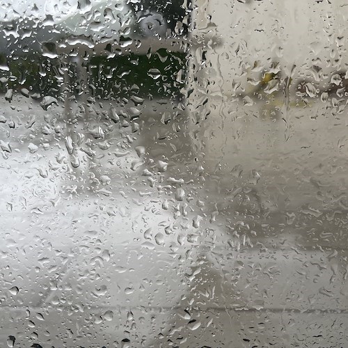 Allerta meteo gialla in Campania: da stasera e fino a domani mattina temporali e forte vento