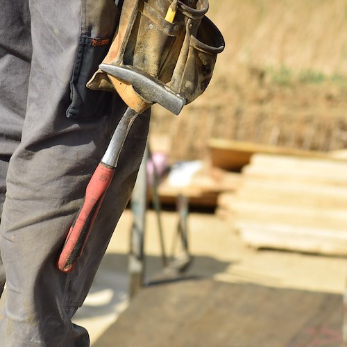 Apprensione a Nocera Inferiore: operaio cade durante il lavoro, è in rianimazione