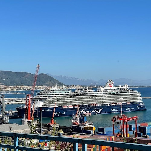 Arriva a Salerno con forma grave di covid a bordo di crociera, turista inglese muore in ospedale