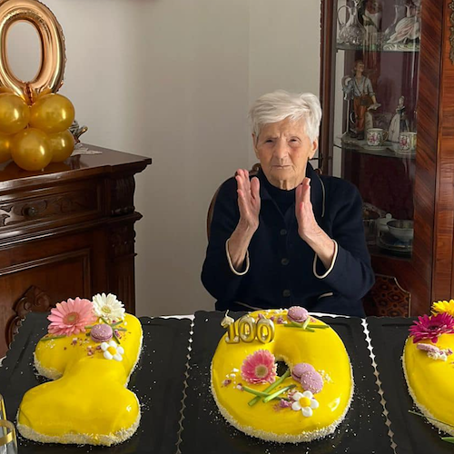 Battipaglia festeggia i 100 anni della signora Eleonora Strafella