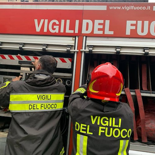 Battipaglia, incendio in appartamento: Giuseppina muore tra le fiamme, ieri l’ultimo saluto 
