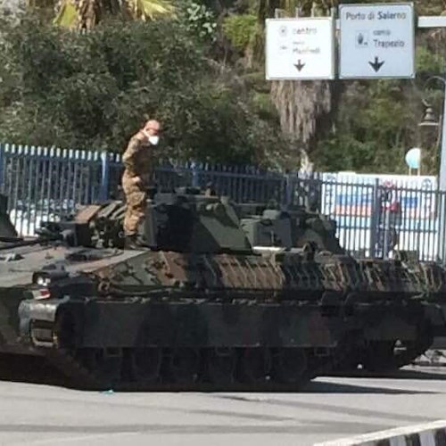 Carri armati dell'Esercito fotografati al porto di Salerno: attenzione alle fake news
