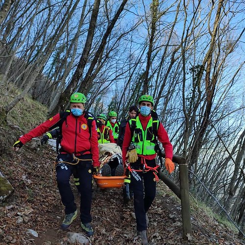 Caserta, escursionista finisce in dirupo: soccorso con un elicottero