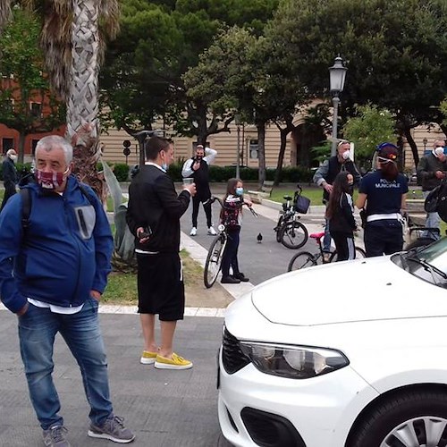 Controlli a Salerno, parla il sindaco: «Troppe persone non mantengono il distanziamento sociale»