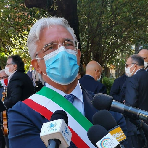 Covid-19, altri sette positivi a Salerno: Sindaco pensa al ritorno della mascherina all'aperto 