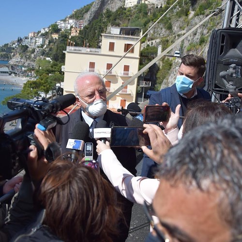 Dopo due mesi di lavoro, riaperta SS163 ad Amalfi. Cancelleri elogia sinergia istituzionale, De Luca: «Adesso salviamo stagione turistica!» /FOTO