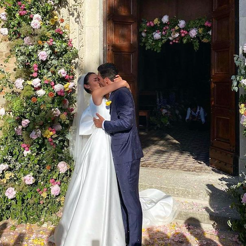 Dopo il miracolo salvezza Simone Verdi sposa la sua Laura. Il parroco: «Resta alla Salernitana»