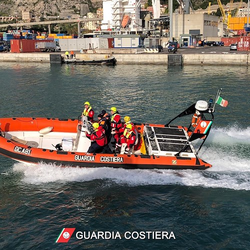 Emergenza nel Porto di Salerno: esercitazione della Guardia Costiera