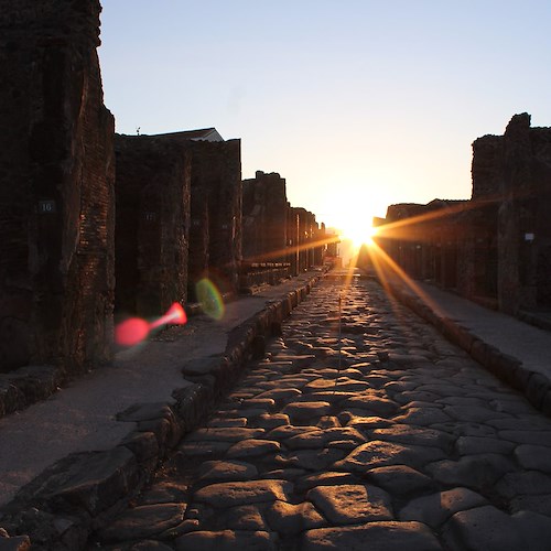 Il “solstizio d’estate” a Pompei, 21 giugno si potrà osservare il sorgere del sole in asse lungo via delle Terme