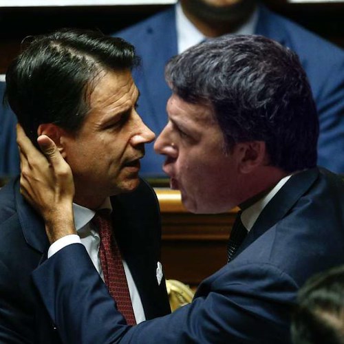 Italia Viva si astiene, Renzi in Senato: «Presidente, Lei non si è dimesso. Rispetto per chi abbandona la poltrona per un'idea!»