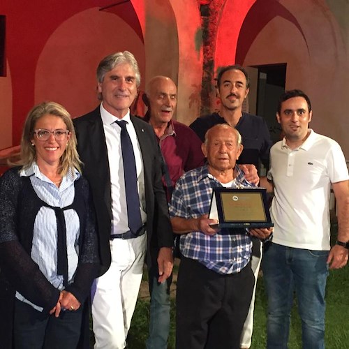 La Cna Salerno celebra Nicola Ferrarese, speciale premio per il 91enne e maestro cestaio di Pollica 