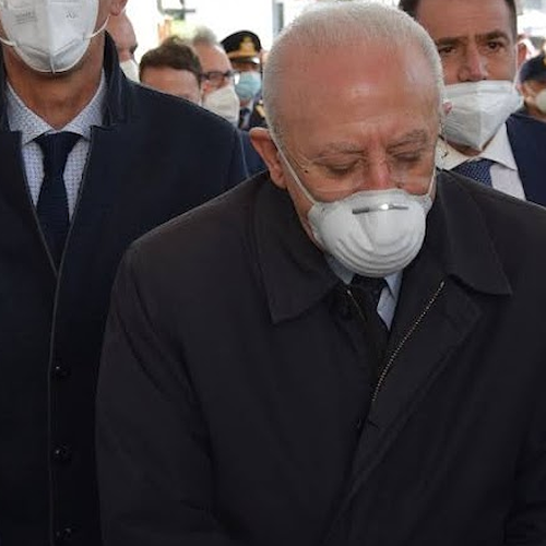 Obbligo mascherina, Lega Campania contro De Luca: «Scelta in controtendenza, la gente è stanca»
