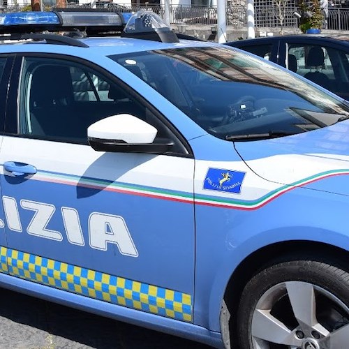 Pagani: ruba un’auto e scappa dalla Polizia facendo zig zag in autostrada, arrestato 22enne 