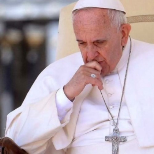 Papa Francesco non potrà celebrare il Te Deum di stasera e la Messa di Capodanno a causa di "una dolorosa sciatalgia"