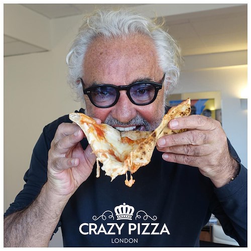 Pizza napoletana, Briatore torna all'attacco: «Non mi piace, a Salerno la fanno meglio»