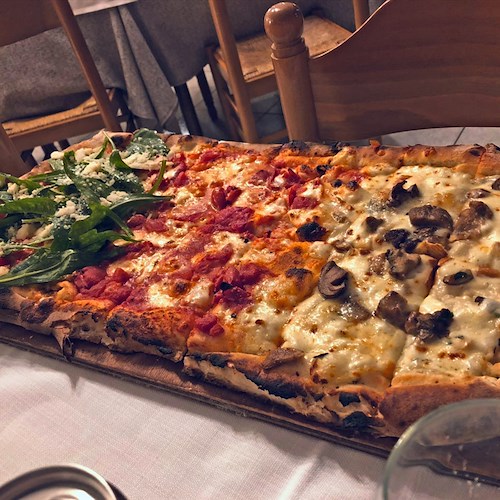 Pizze e piatti pronti a domicilio dal 20 aprile, De Luca mette fine all’embargo