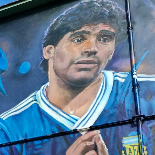 Pompei omaggia Diego Armando Maradona: dopo murales anche una strada dedicata al Pibe de oro 