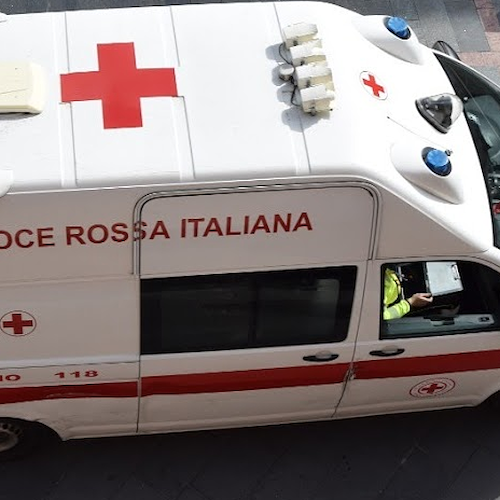 Pontecagnano, investita mentre spinge il passeggino: donna in ospedale 