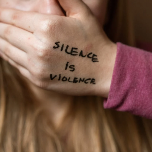 “Questo non è amore”, a Salerno il Progetto della Polizia di Stato contro la violenza di genere