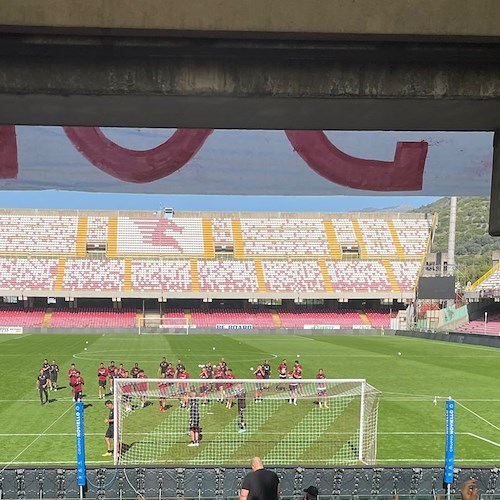 Salernitana, porte aperte all'Arechi: 1200 tifosi a sostenere i granata /Foto /video