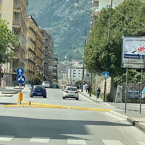 Salerno, «buche su asfalto appena ripristinato in Via Irno»: l'interrogazione del consigliere Celano