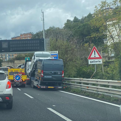 Salerno, caos tangenziale: code chilometriche e traffico in tilt