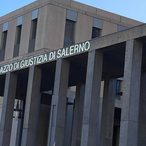 Salerno, chiedevano con minacce 350 euro a settimana per il clan Pecoraro Renna: tre arresti