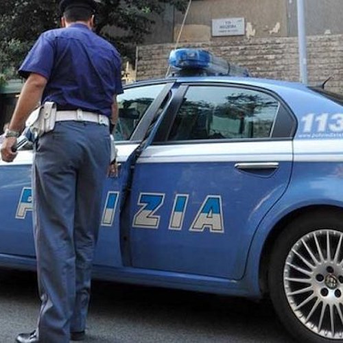 Salerno, controlli serrati della polizia: 5 divieti di ritorno e e Daspo per un parcheggiatore abusivo