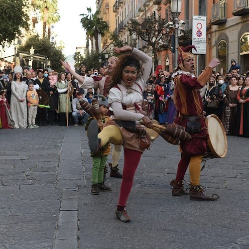 Salerno, dopo due anni di stop torna la Fiera del Crocifisso. Sindaco: «Ci attende weekend da sold out» 