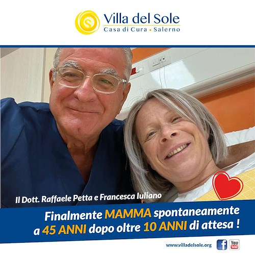 Il dottor Petta con la neomamma Francesca <br />&copy; Villa del sole - Salerno