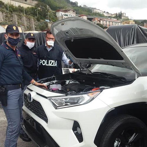 Salerno, la polizia recupera due auto di pregio rubate provenienti dal Canada 