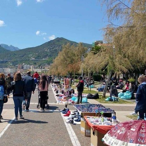 Salerno, la richiesta degli ambulanti al Comune: «Vogliamo lavorare sul lungomare»