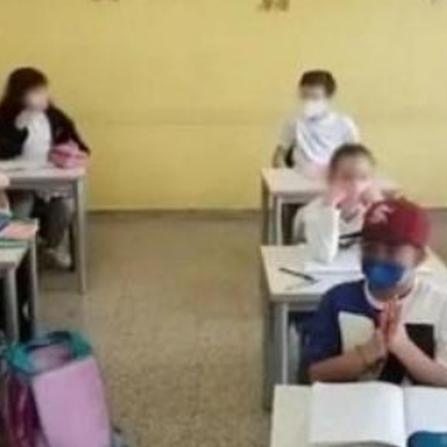 Salerno, maestro elementare fa pregare alunni per salvezza della Salernitana: aperta indagine 