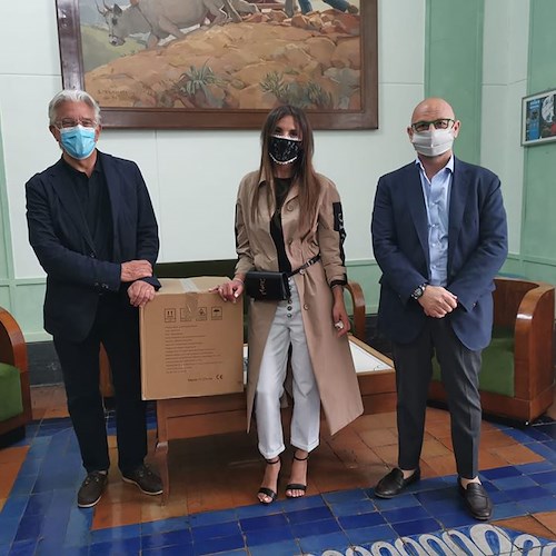 Salerno, mille mascherine chirurgiche: la generosità dell'imprenditrice Simona Gioia