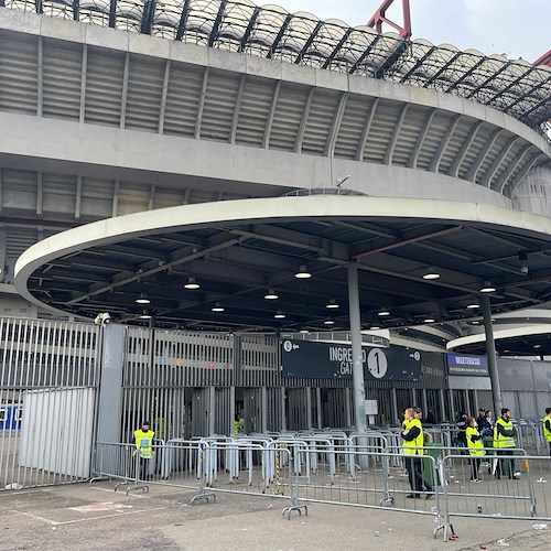 Salerno, stadio Arechi: allontanati e sanzionati nove parcheggiatori abusivi