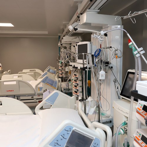 «Sanità casertana non più penalizzata», De Luca inaugura nuovi reparti di terapia intensiva all'Ospedale di Marcianise 