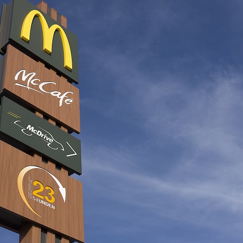 Solidarietà di McDonald's a Fisciano: 100 pasti caldi a settimana per una struttura caritativa 
