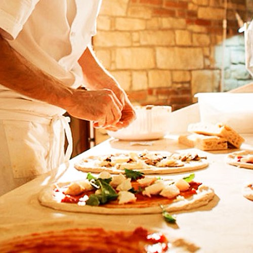 Tamponi truffa: pizzaiolo va al lavoro dopo esito negativo, ma era contagiato