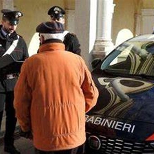 Tenta di farsi investire dalle auto, 81enne con sindrome depressiva salvato a Mercato San Severino 