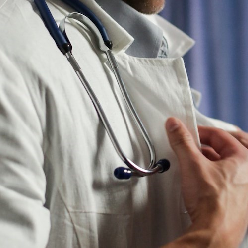 Truffa ai danni del Servizio Sanitario Nazionale per oltre 26mila euro, nei guai dirigente medico ASL Salerno